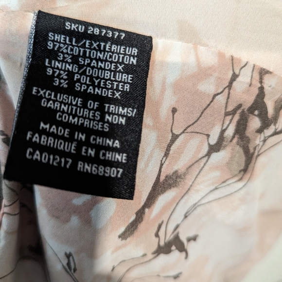 *Le Chateau *Size 13/14* Pencil Skirt with Floral Print Lining - Picture 6 of 8